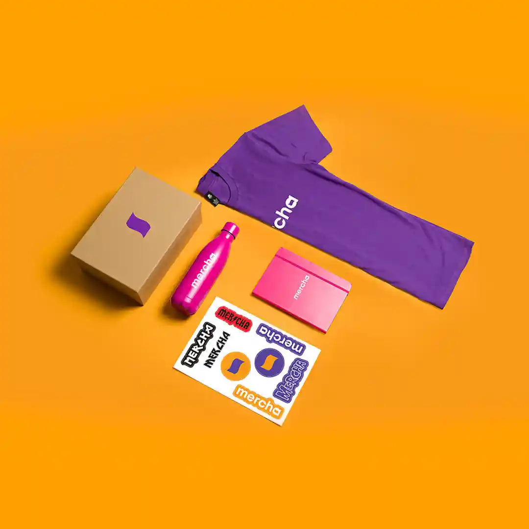 13 Items To Include in a Welcome Kit for New Employees