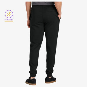 Man wearing District Men&