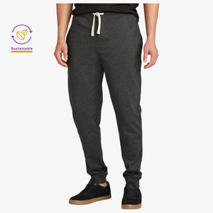 Man wearing District Men&