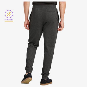 Man wearing District Men&
