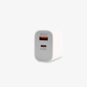 USB Port of Logo Line Paramount Wall Charger in White - LL9503