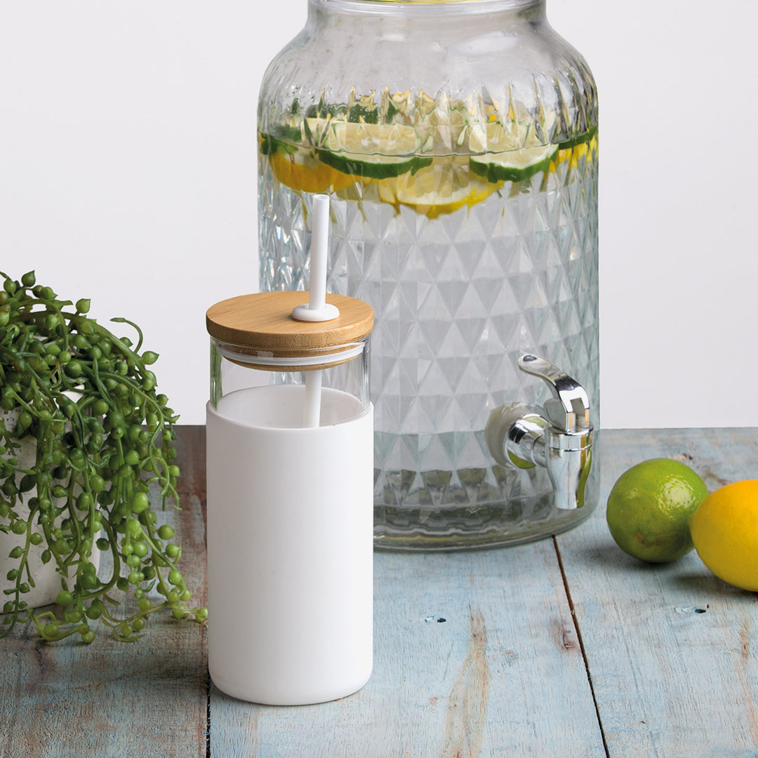 Gear for Life Envy 590ml Glass Bottle Lifestyle -  POEGB